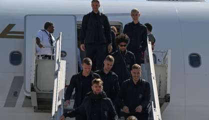 Mondial: les stars descendent de l'avion, l'attente monte à Doha