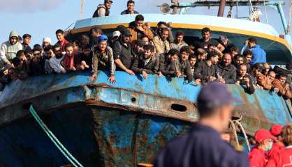 Grèce: 500 migrants sauvés en mer, Athènes appelle à la 