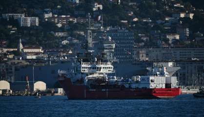 L'Ocean Viking a quitté Toulon, les migrants dans une zone d'attente fermée