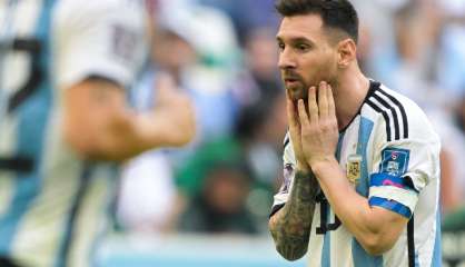 Mondial: les Bleus visent déjà les huitièmes, Messi dos au mur