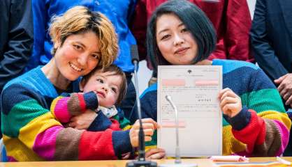 La mairie de Tokyo délivre ses premiers certificats d'union de même sexe