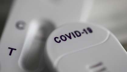 Covid: le spectre d'une neuvième vague avant Noël