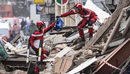 Lille: un mort dans les décombres des immeubles effondrés