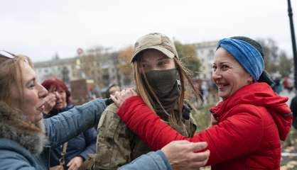 Ukraine: dans Kherson, soldats stars et goût de liberté