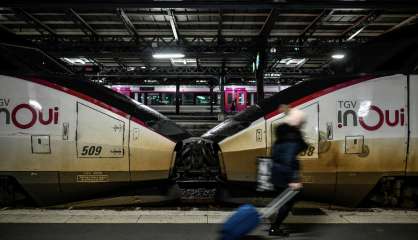 Grève à la SNCF: les départs de Noël perturbés, le Nouvel An en suspens