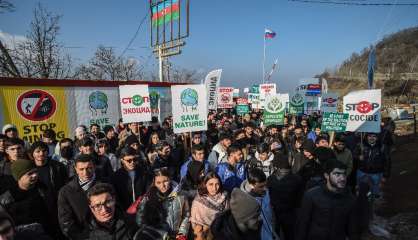 Au Nagorny Karabakh, la crainte d'une crise humanitaire en plein blocage d'une route clé