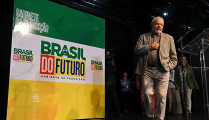 Brésil: investiture festive mais sous haute surveillance pour Lula