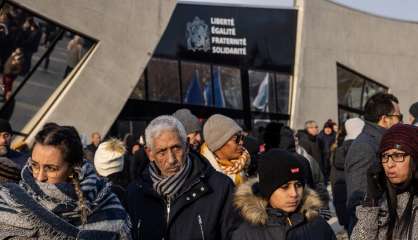 Recueillement, solidarité et émotion à Vaulx-en-Velin après l'incendie meurtrier