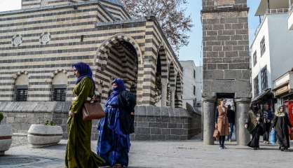 Turquie: à Diyarbakir, les électeurs kurdes attendent un candidat 