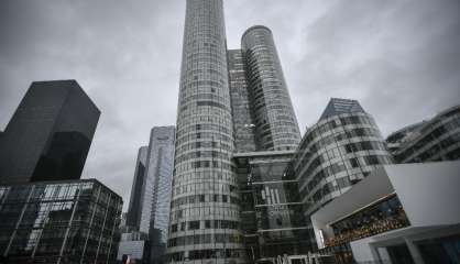 A La Défense, la plus grande tour de bureaux d'Europe économise l'électricité