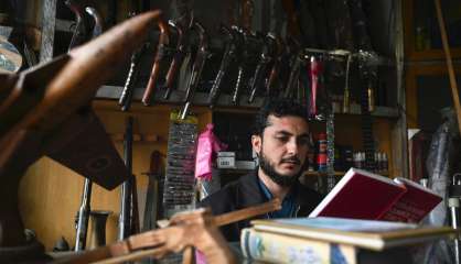 Au Far West pakistanais, une bibliothèque se fait une place près d'un grand marché d'armes