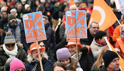 Retraites: le gouvernement tente d'éteindre la polémique sur les femmes 