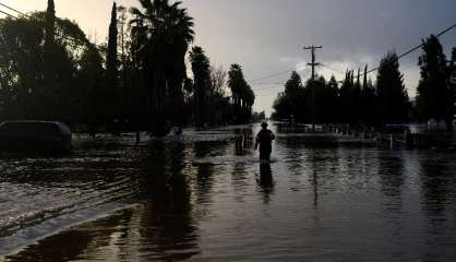 Un cyclone amène toujours plus de pluie en Californie, frappée par des tempêtes historiques