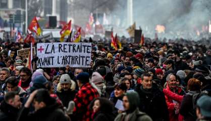 Retraites: après une première mobilisation réussie, les syndicats préparent la suite