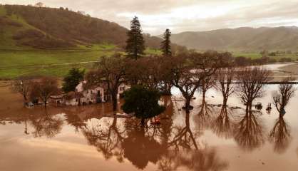 Tempêtes en Californie: la ville du prince Harry évacuée