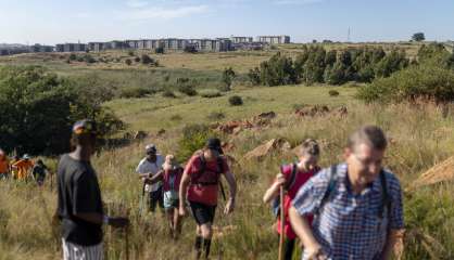 Randonnée urbaine à Soweto, entre détritus et mines d'or