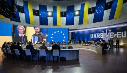 Kiev accueille un sommet avec l'UE en pleine offensive russe