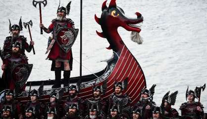 Les femmes autorisées au très masculin festival des Vikings des îles Shetland