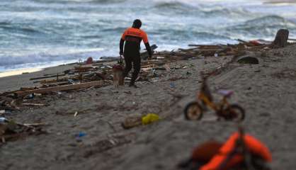 Naufrage de migrants dans le Sud de l'Italie: le bilan monte à 62 morts