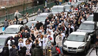 Marche blanche en hommage à Lucas, un mois après son suicide