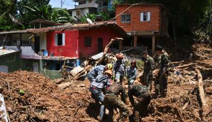 Glissements de terrain au Brésil: 44 morts et 38 personnes toujours portées disparues