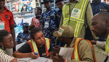 Le Nigeria suspendu à l'annonce des résultats de la présidentielle