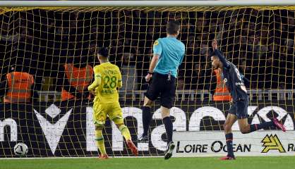 Foot: Marseille met la pression sur Paris et Lens