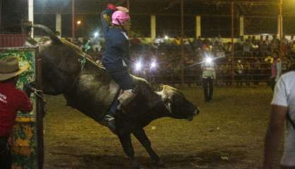 Au Nicaragua, des femmes défient le machisme en faisant du rodéo sur des taureaux