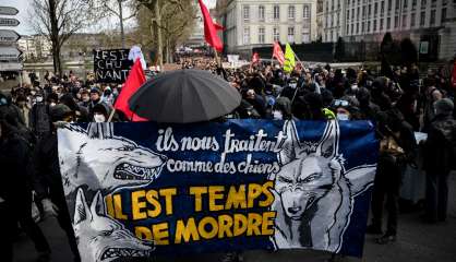 Pour l'exécutif, au Parlement comme dans la rue, la bataille des retraites s'accélère