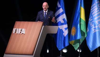 Foot: réélu sans surprise, Infantino prépare l'expansion de la Fifa