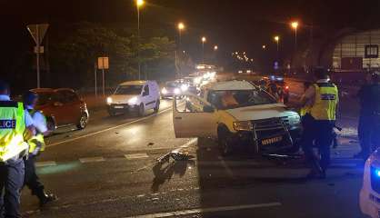 Deux blessés dans un accident de la route rond-point Berthelot