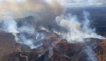 Incendies au Mont-Dore : 47 personnes évacuées, 700 hectares brûlés