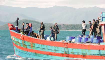 Deux blue boats toujours en fuite plein ouest