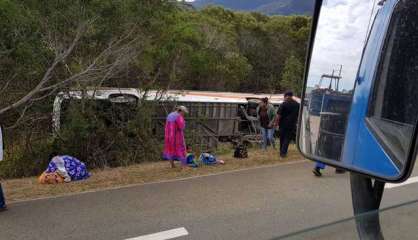 [MàJ] Un bus avec plus de 50 personnes vient de se retourner entre Bourail  et Poya