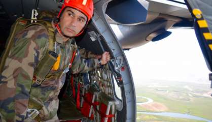 En immersion avec les parachutistes du Rimap NC 