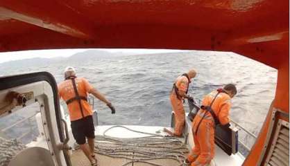 [VIDÉO] Les Sauveteurs en mer remorquent un bateau à la dérive