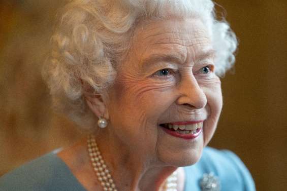 Elizabeth II célèbre ses 70 ans de règne dans l'intimité