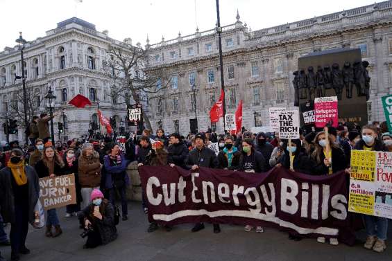 Contre la flambée du coût de la vie, des manifestants défilent au Royaume-Uni