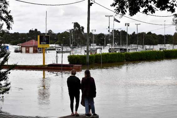 Inondations en Australie: le bilan s'élève à 20 morts, des milliers d'habitants contraints d'évacuer à Sydney