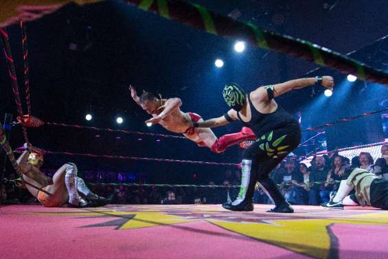 Lucha Vavoom, entre catch mexicain et danse burlesque californienne