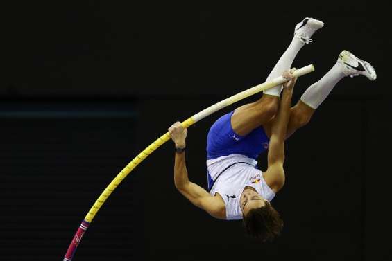 Athlétisme: le Suédois Armand Duplantis bat le record du monde de la perche avec 6,19 m 