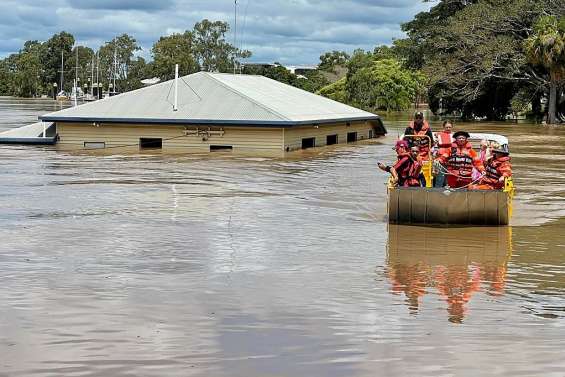 Des dizaines de milliers d'Australiens priés de fuir les inondations