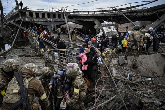 L'exode à l'ouest de Kiev pour échapper aux bombardements russes