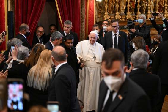 A Malte, le pape François se recueille à la grotte de Saint Paul 