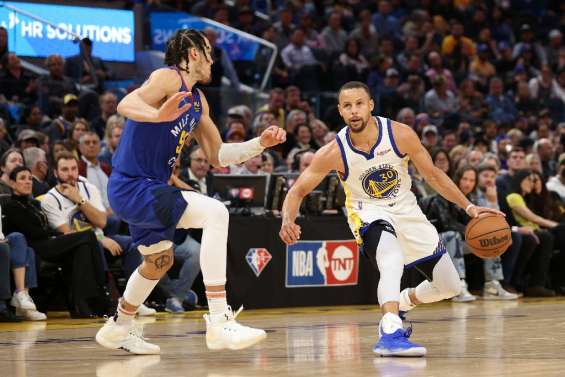 Play-offs NBA: les Warriors et les Sixers en imposent 