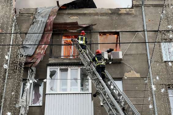 Dans les rues de Kharkiv, des habitants hébétés face à de nouveaux bombardements 