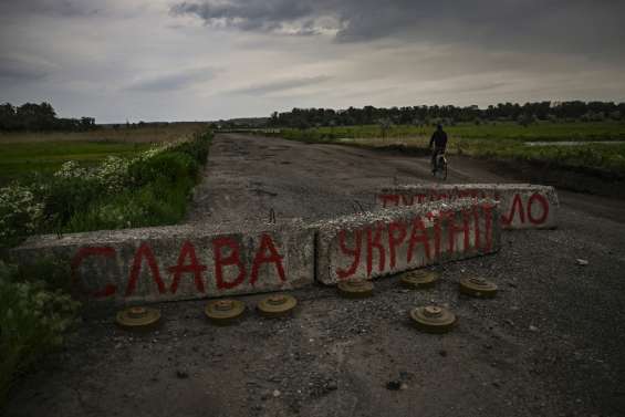 L'Ukraine dit reprendre du terrain près de Kherson, Zelensky s'adresse aux Européens 