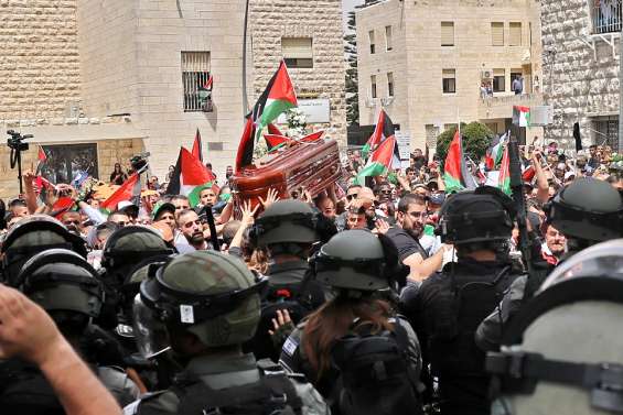 Tollé après la charge de la police israélienne aux funérailles de Shireen Abu Akleh