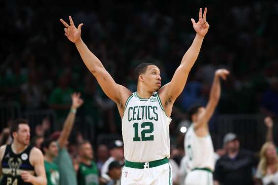 NBA: Boston éjecte le champion Milwaukee, Dallas réduit Phoenix en cendres