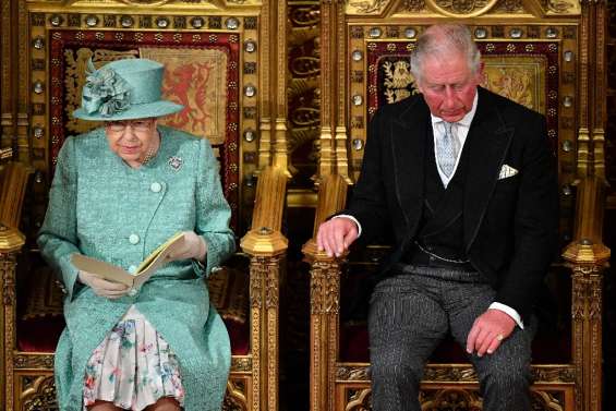 Royaume-Uni: la reine absente pour le discours du trône, remplacée par le prince Charles (Buckingham)